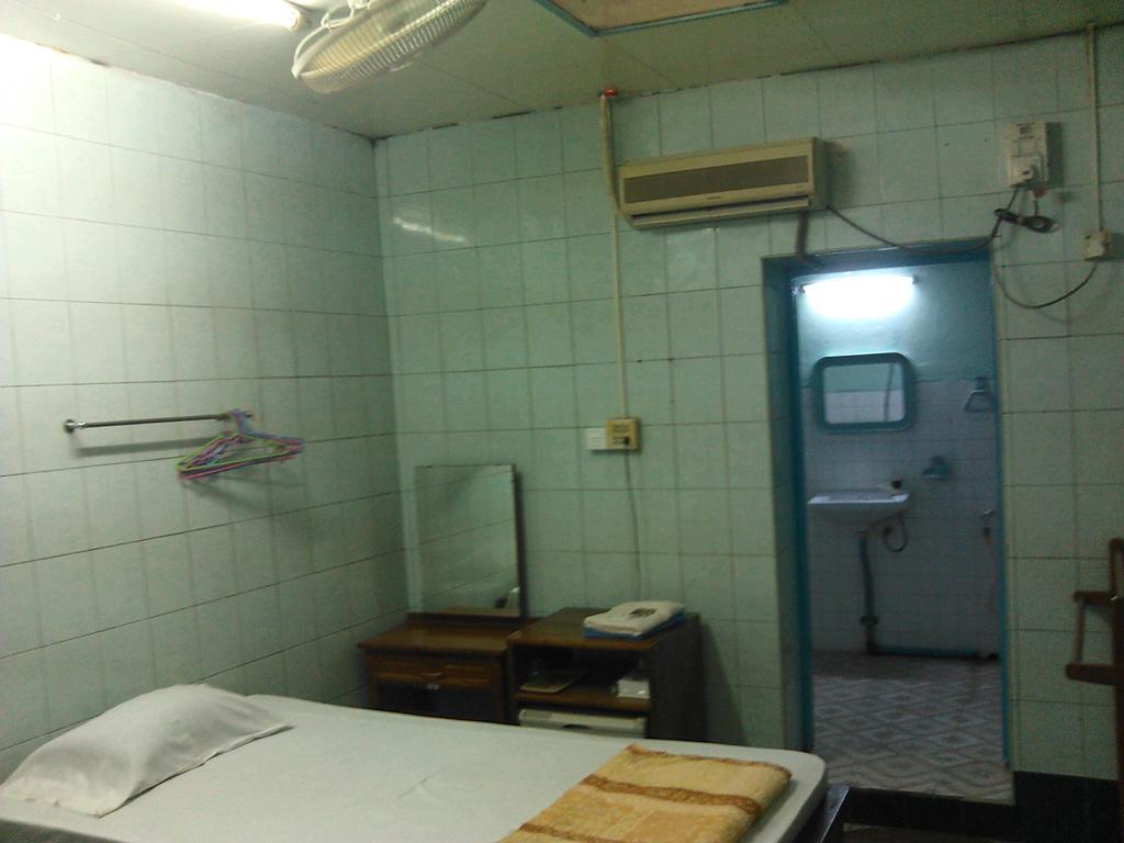 Breeze Guest House Maulmyine Pokój zdjęcie